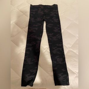 Spanx “Look at me now” leggings. Size medium. Black/gray tone camo. Like new.